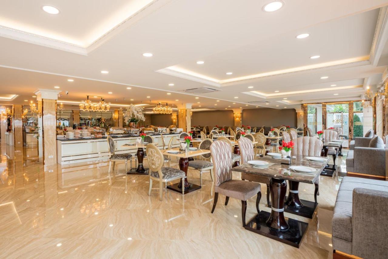 Lk Emerald Beach - Sha Extra Plus Pattaya Ngoại thất bức ảnh The restaurant