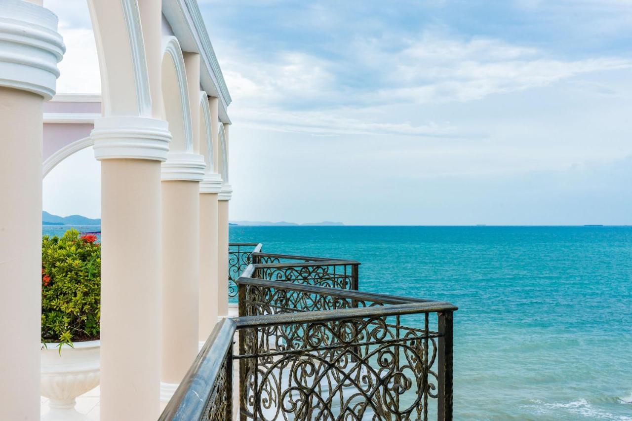 Lk Emerald Beach - Sha Extra Plus Pattaya Ngoại thất bức ảnh Balcony with sea view