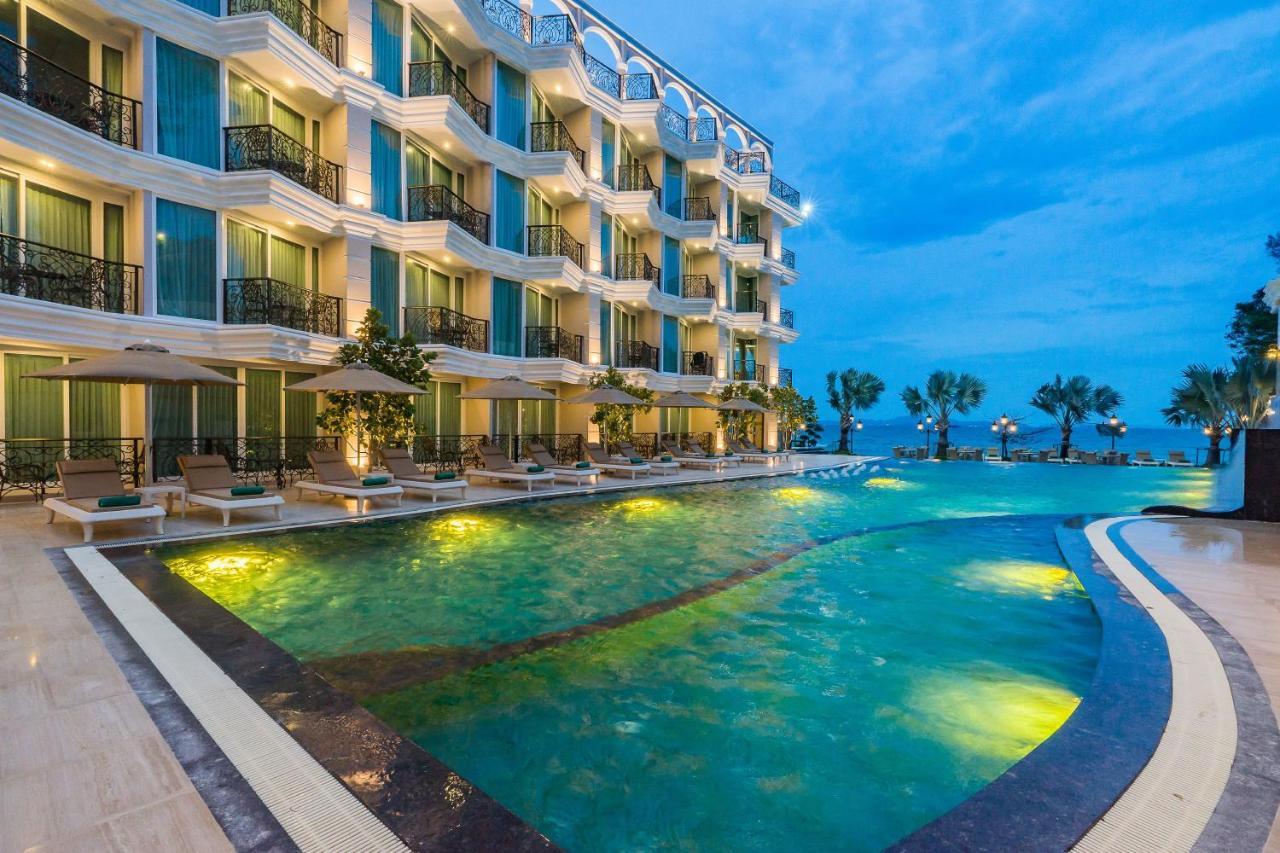 Lk Emerald Beach - Sha Extra Plus Pattaya Ngoại thất bức ảnh The Royal