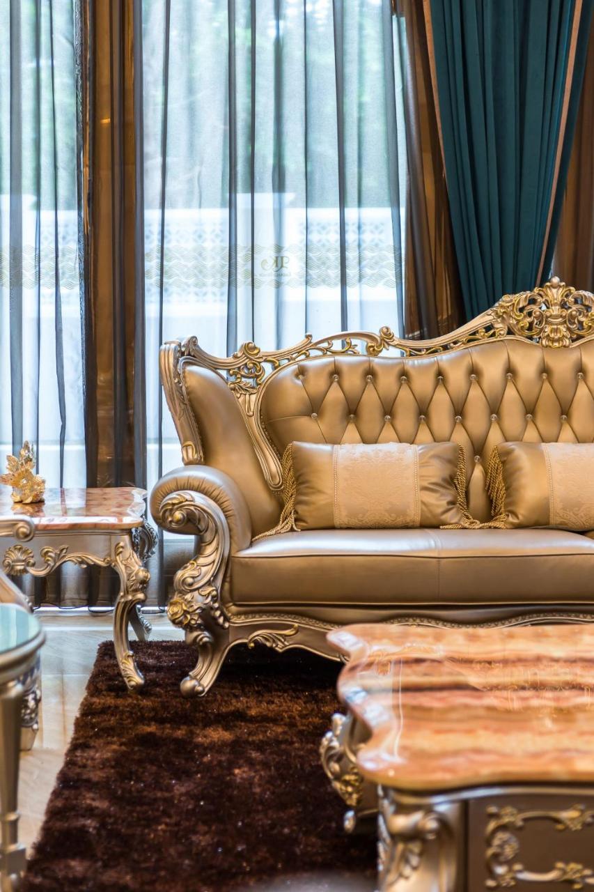 Lk Emerald Beach - Sha Extra Plus Pattaya Ngoại thất bức ảnh A leather sofa