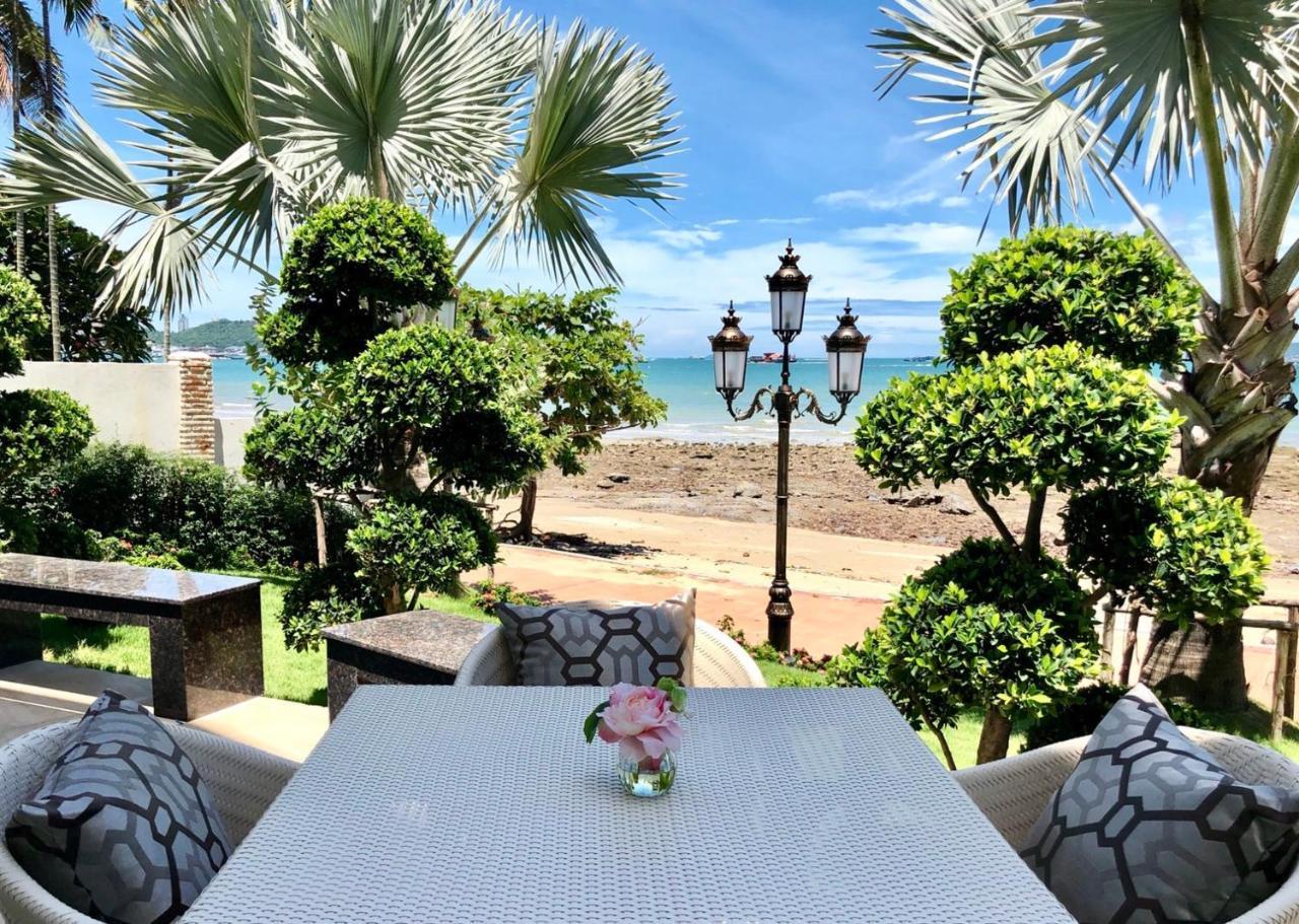 Lk Emerald Beach - Sha Extra Plus Pattaya Ngoại thất bức ảnh View of the beach from the hotel